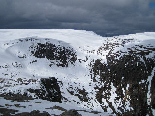 Cliffs at the W end of Loch Avon from Carn Etchachan