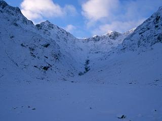 Looking towards Bealach Dearg from the floor of the Lost Valley.