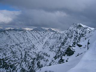 The summit and N ridge of The Saddle