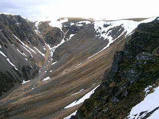 Coire Garbhlach from the track at Cadha na Coin Duibh.
